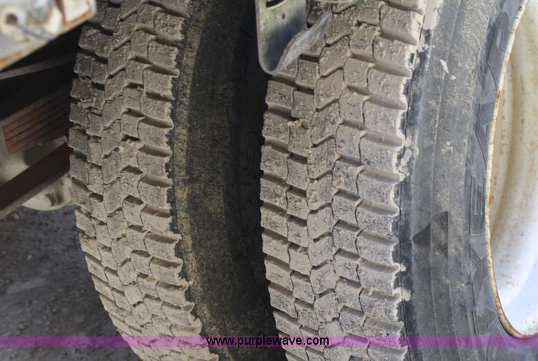 image for item A6535 1998 Ford F700 conveyor truck