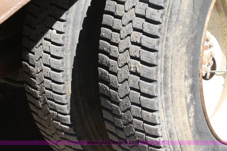 image for item A6535 1998 Ford F700 conveyor truck