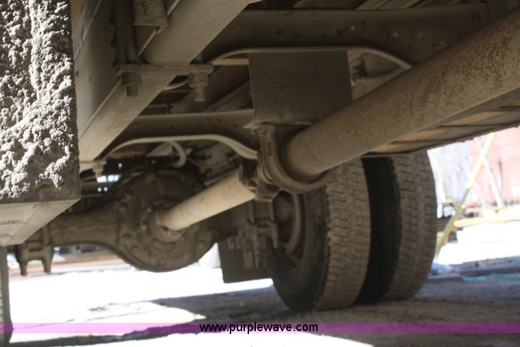 image for item A6535 1998 Ford F700 conveyor truck