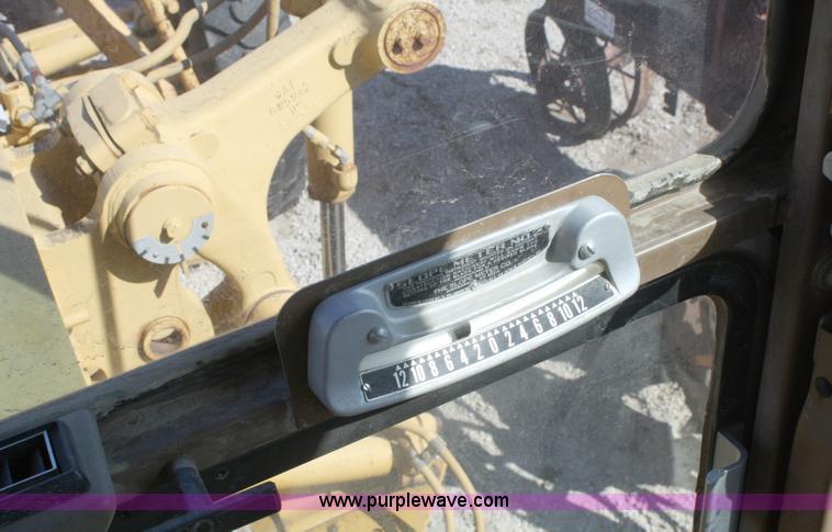 image for item A2383 1991 Caterpillar 140G VHP motor grader