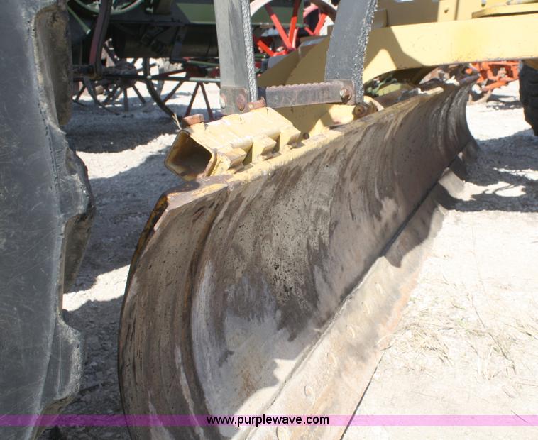 image for item A2383 1991 Caterpillar 140G VHP motor grader