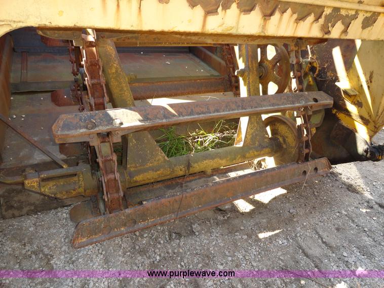 image for item A2385 1976 Caterpillar 613B paddle scraper