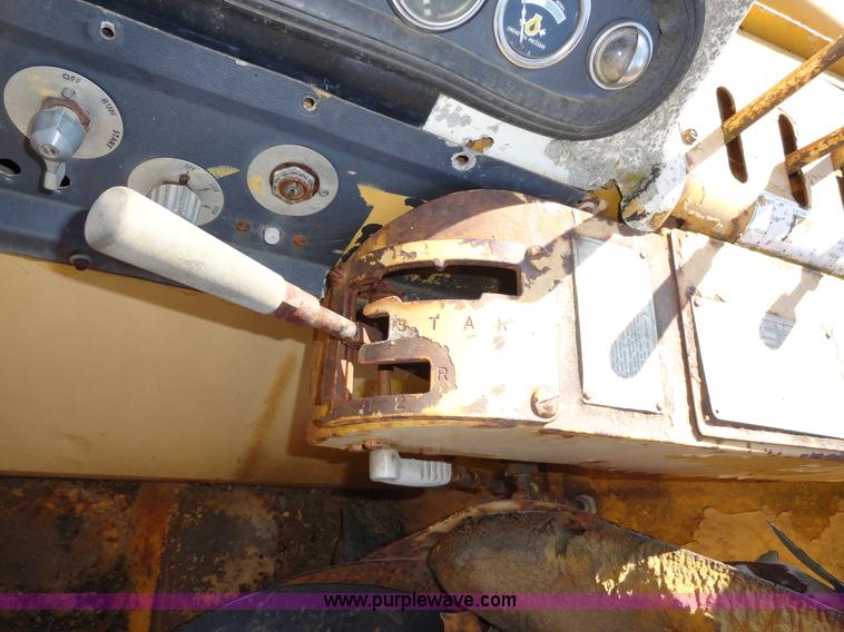 image for item A2385 1976 Caterpillar 613B paddle scraper