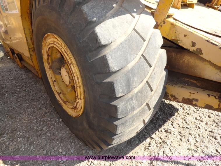 image for item A2385 1976 Caterpillar 613B paddle scraper