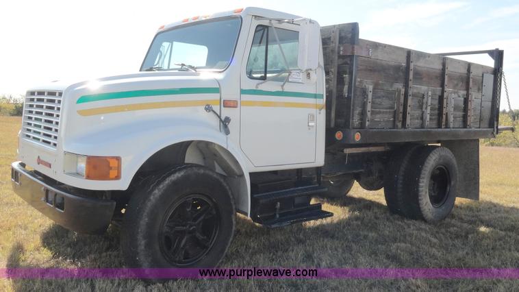 image for item A3241 1992 International 4600 4x2 dump truck