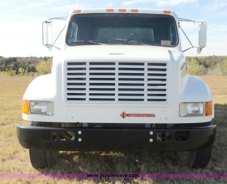 image for item A3241 1992 International 4600 4x2 dump truck