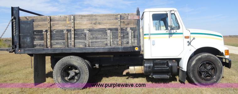 image for item A3241 1992 International 4600 4x2 dump truck