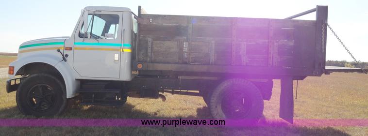 image for item A3241 1992 International 4600 4x2 dump truck