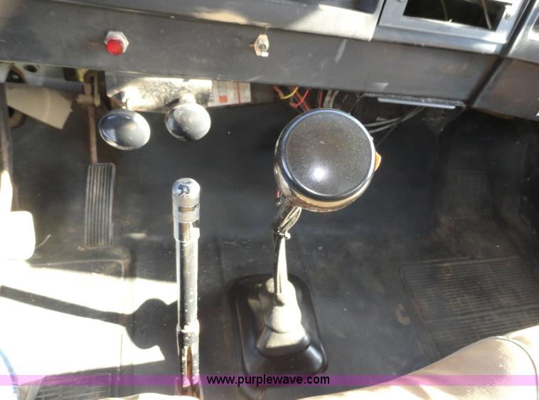 image for item A3241 1992 International 4600 4x2 dump truck