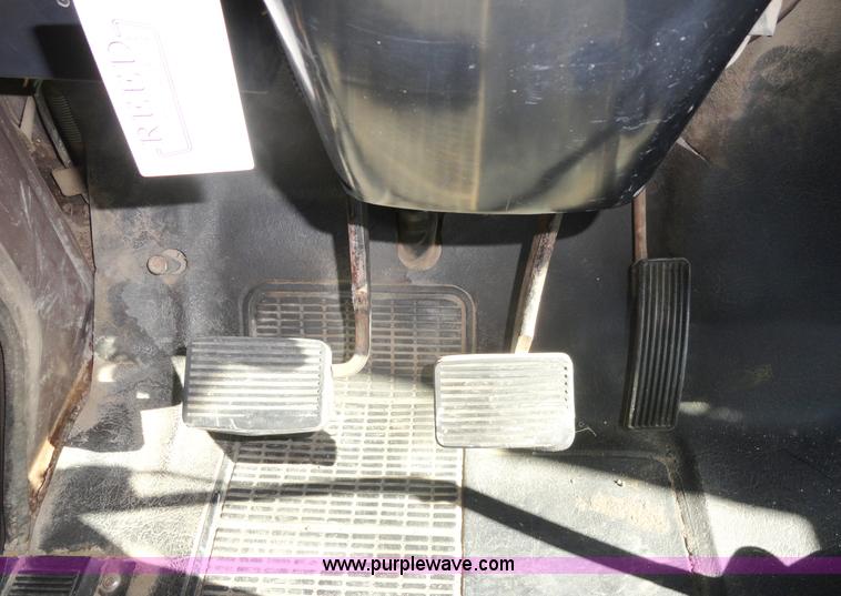 image for item A3241 1992 International 4600 4x2 dump truck