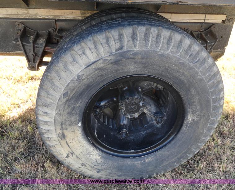 image for item A3241 1992 International 4600 4x2 dump truck