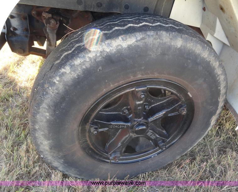 image for item A3241 1992 International 4600 4x2 dump truck