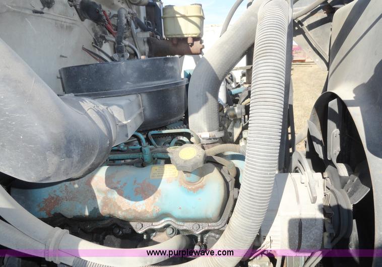 image for item A3241 1992 International 4600 4x2 dump truck