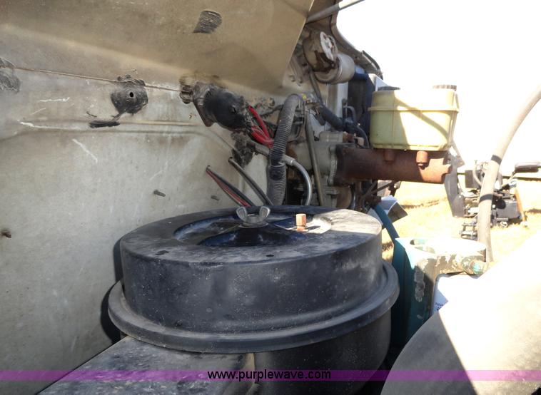 image for item A3241 1992 International 4600 4x2 dump truck