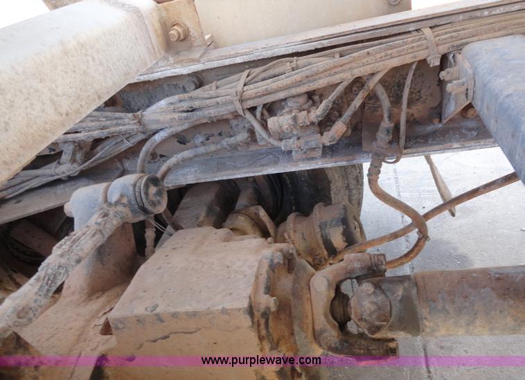 image for item A3255 1999 Sterling L8513 cement mixer truck