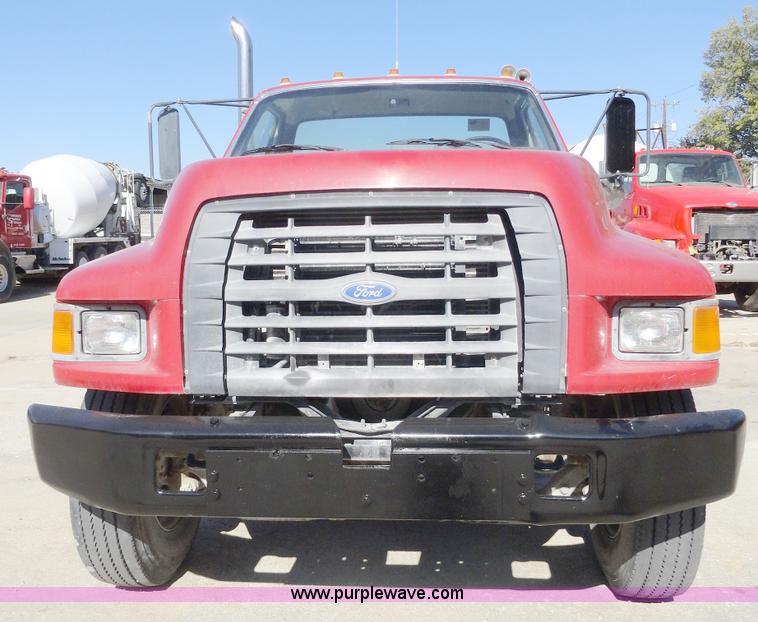 image for item A3256 1997 Ford F800 Super Duty truck