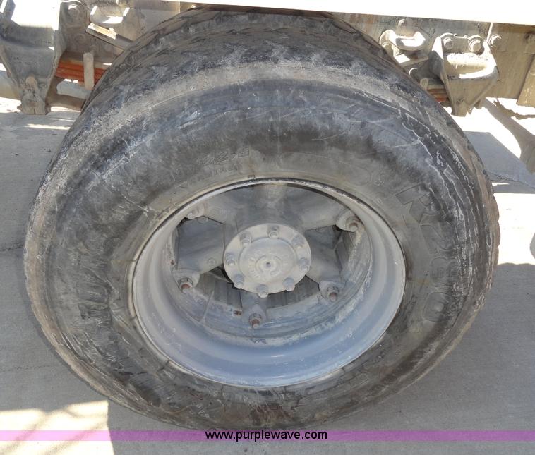 image for item A3256 1997 Ford F800 Super Duty truck