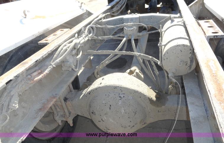 image for item A3256 1997 Ford F800 Super Duty truck