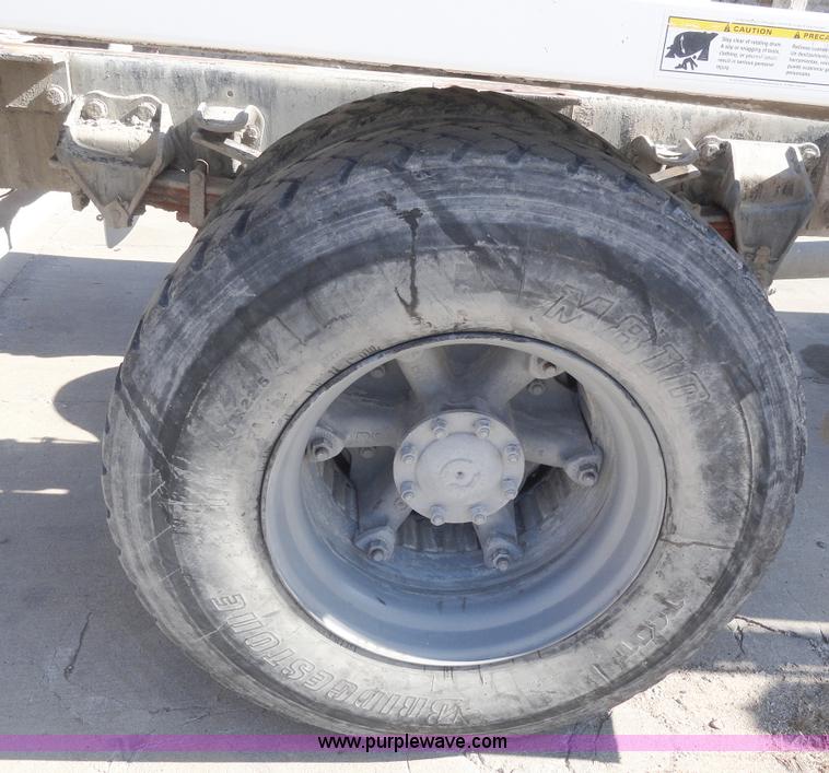 image for item A3256 1997 Ford F800 Super Duty truck