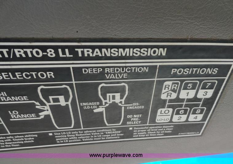 image for item A3257 1999 Sterling L8513 cement mixer truck