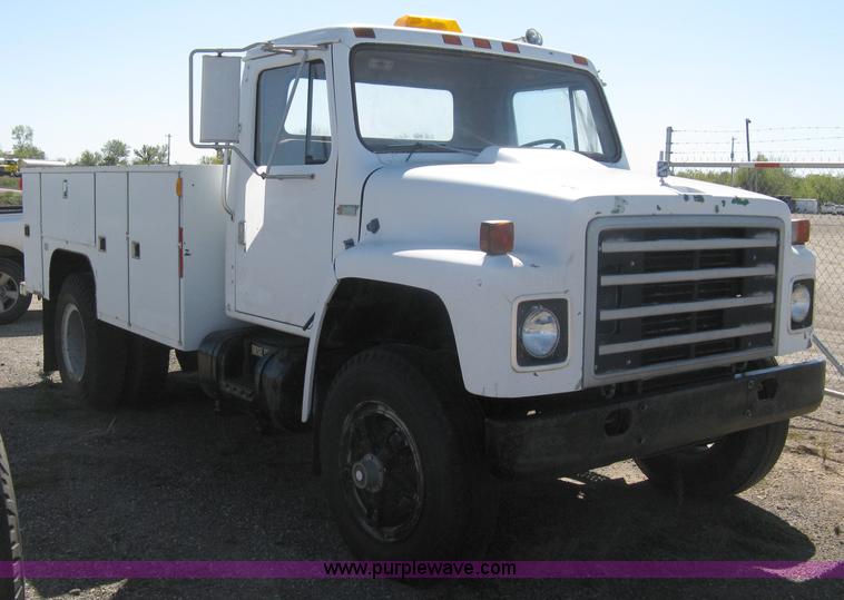 image for item A4392 1982 International 1954 service truck