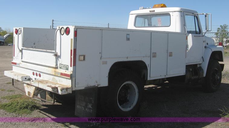 image for item A4392 1982 International 1954 service truck