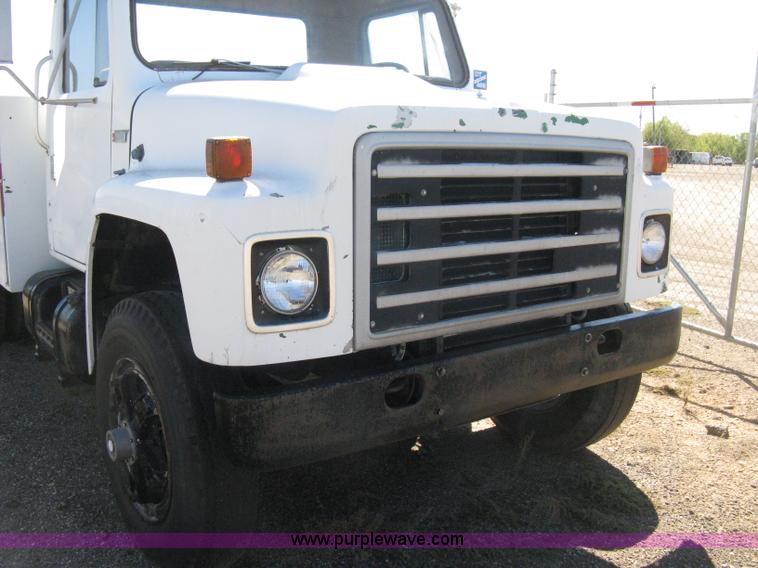 image for item A4392 1982 International 1954 service truck