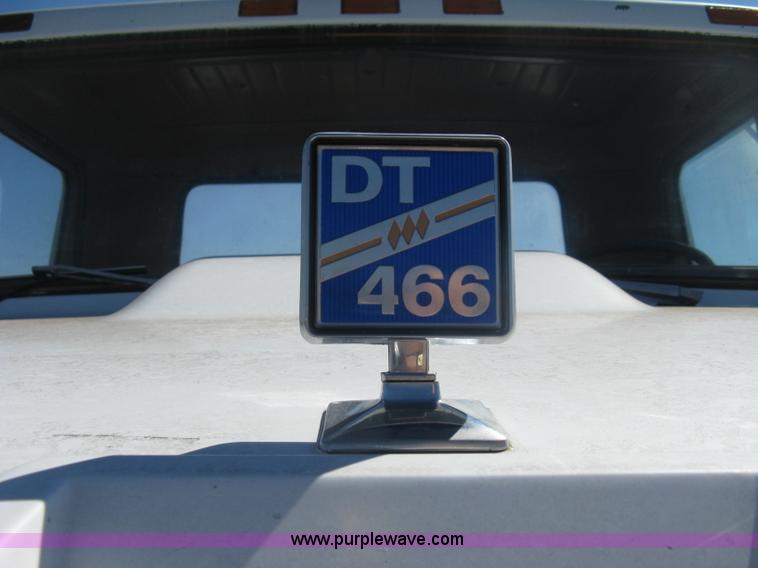 image for item A4392 1982 International 1954 service truck