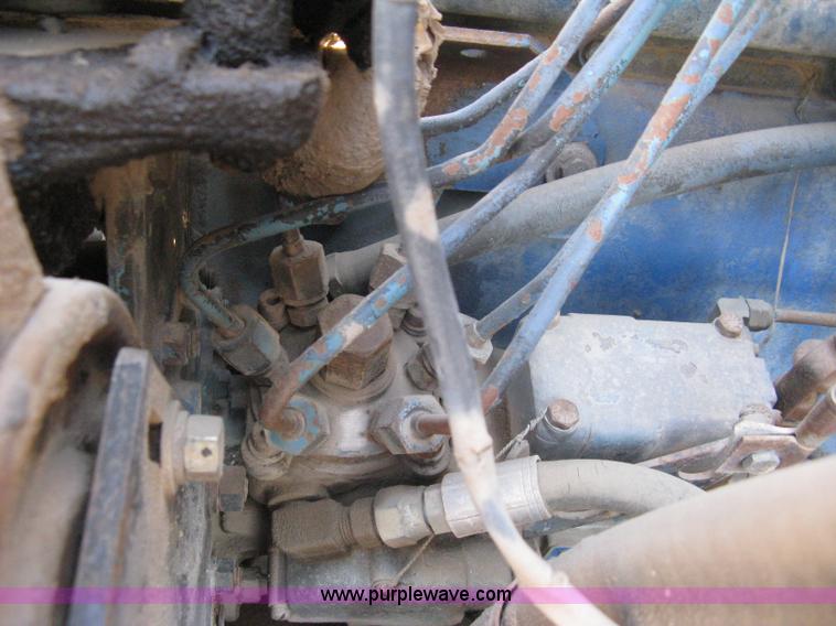 image for item A4392 1982 International 1954 service truck