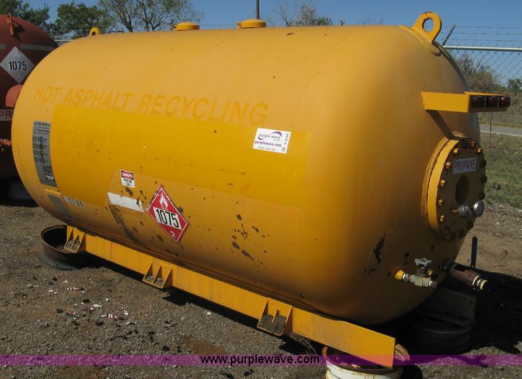 image for item A4396 1999 Trinity Industries industrial propane tank