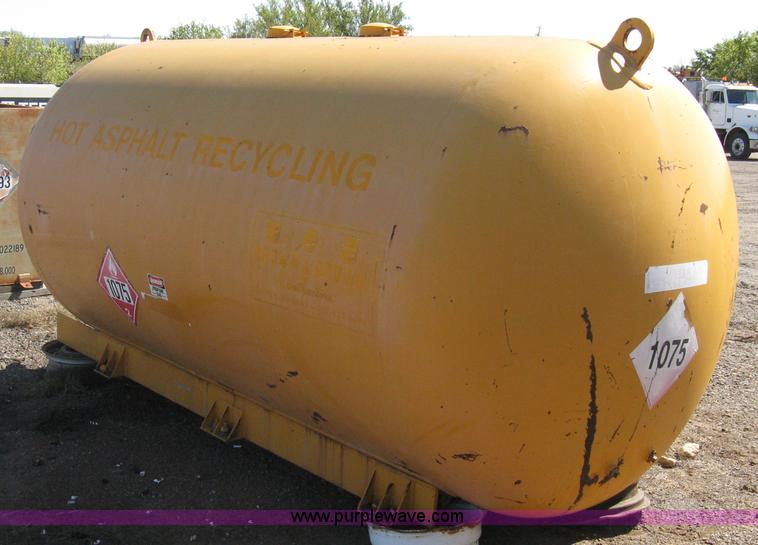 image for item A4396 1999 Trinity Industries industrial propane tank