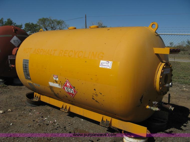 image for item A4396 1999 Trinity Industries industrial propane tank