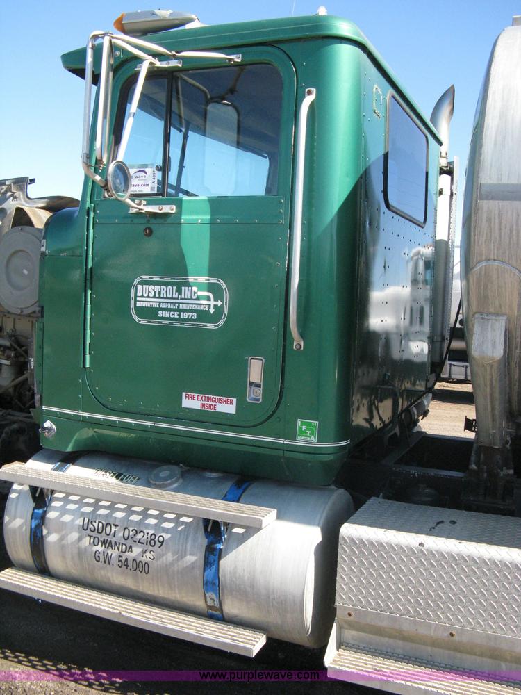 image for item A4397 1985 International F9370 water tanker semi truck