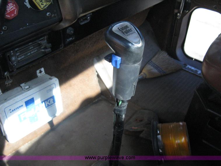 image for item A4397 1985 International F9370 water tanker semi truck