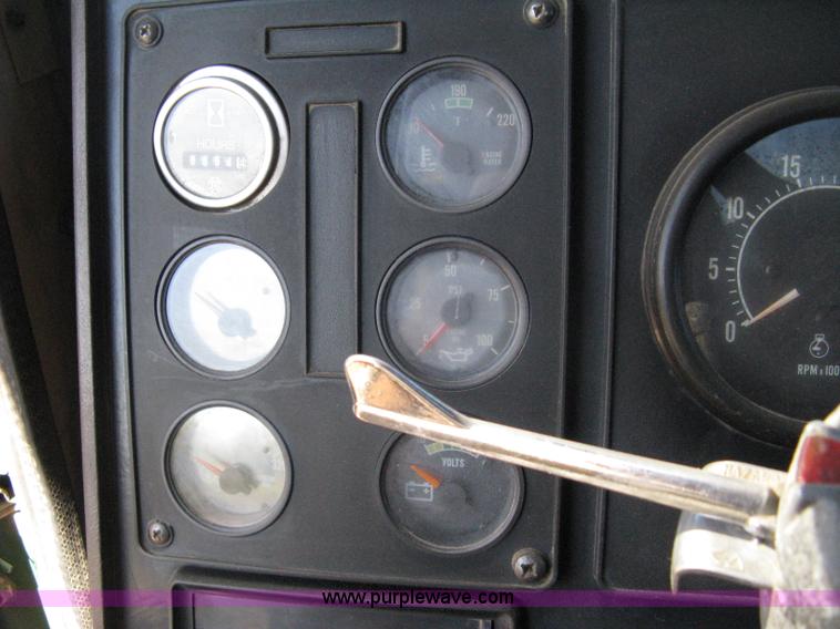 image for item A4397 1985 International F9370 water tanker semi truck