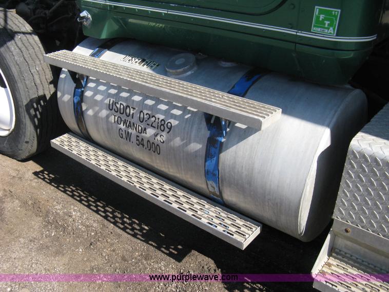 image for item A4397 1985 International F9370 water tanker semi truck