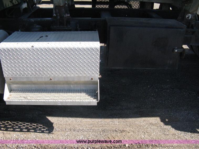 image for item A4397 1985 International F9370 water tanker semi truck