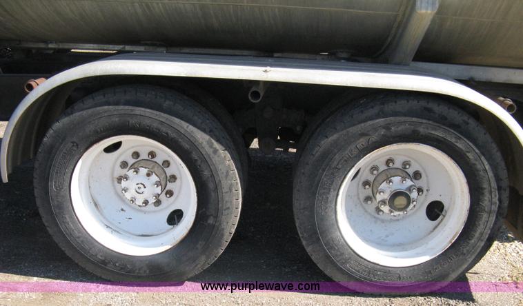 image for item A4397 1985 International F9370 water tanker semi truck