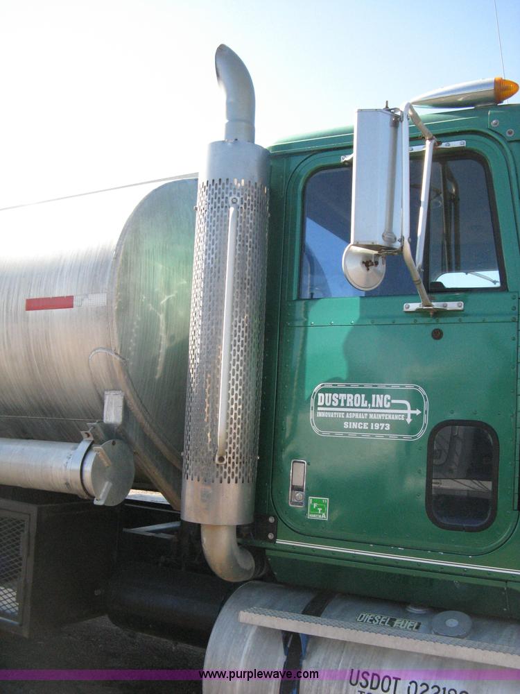 image for item A4397 1985 International F9370 water tanker semi truck