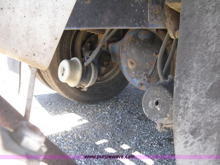 image for item A4397 1985 International F9370 water tanker semi truck