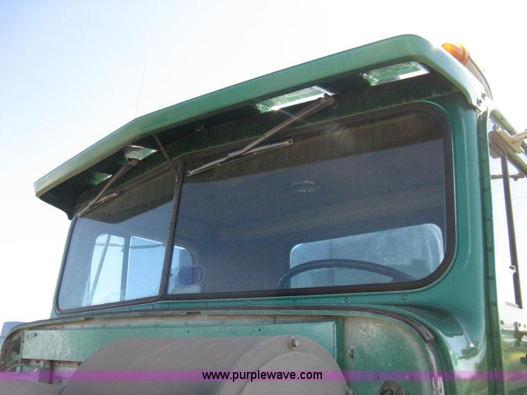 image for item A4397 1985 International F9370 water tanker semi truck