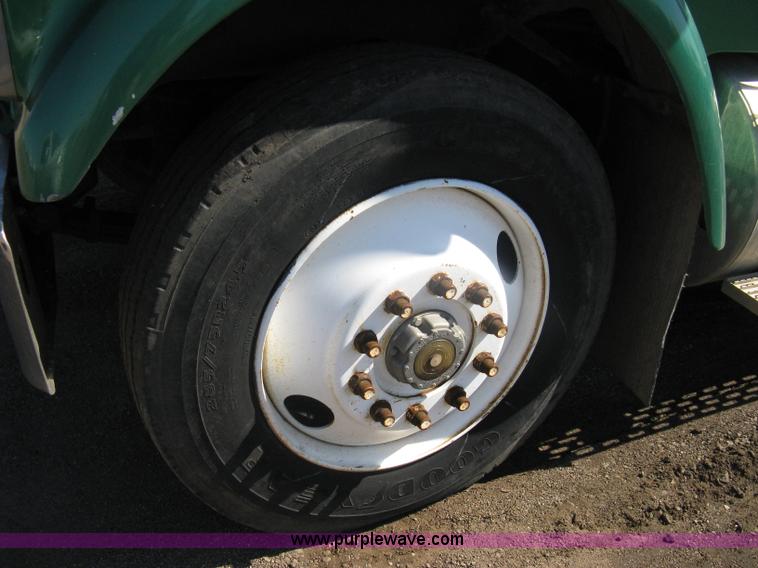 image for item A4397 1985 International F9370 water tanker semi truck