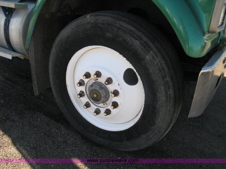 image for item A4397 1985 International F9370 water tanker semi truck