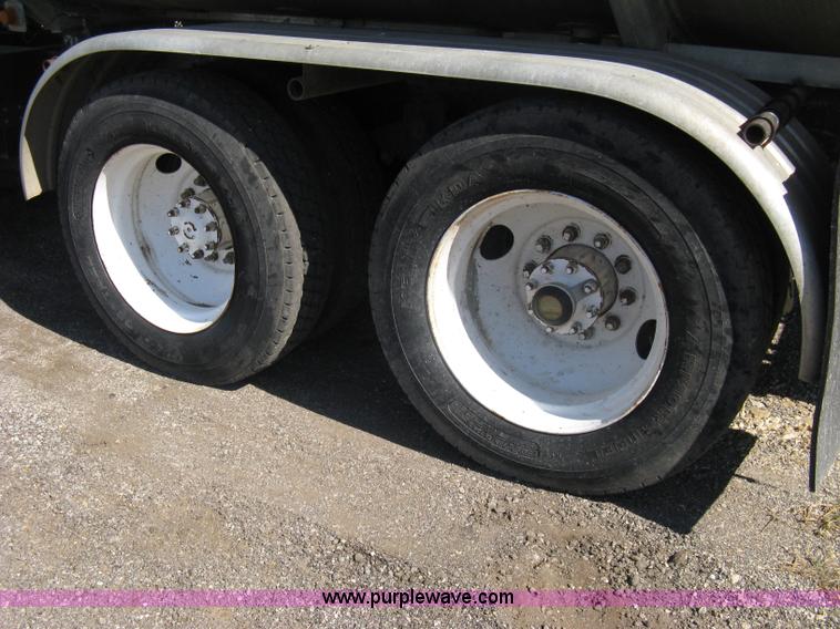 image for item A4397 1985 International F9370 water tanker semi truck