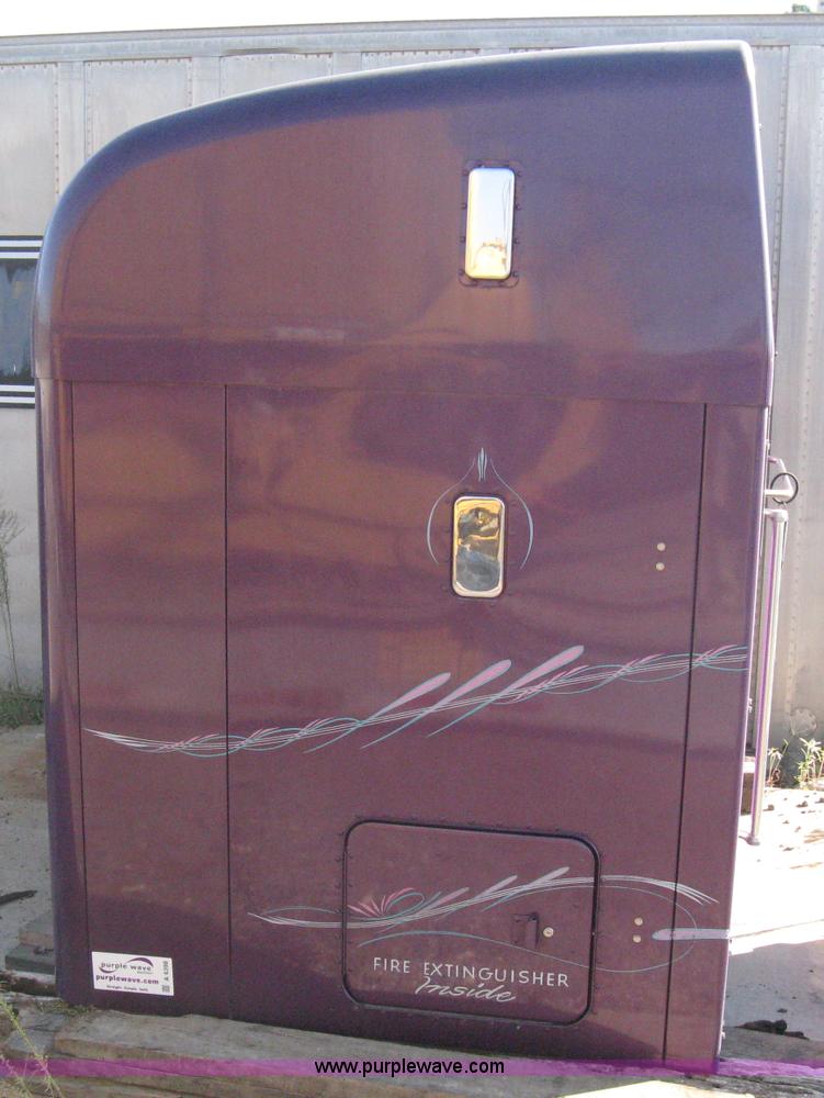 image for item A4398 Semi truck sleeper