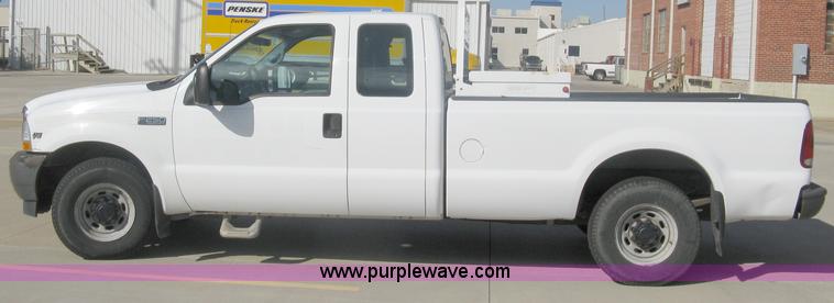 image for item A4399 2002 Ford F250 XL Super Duty super cab pickup truck