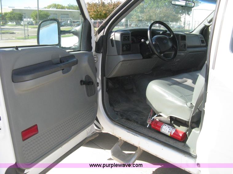 image for item A4399 2002 Ford F250 XL Super Duty super cab pickup truck