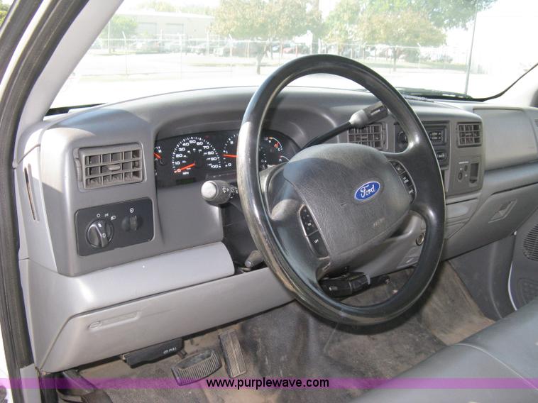 image for item A4399 2002 Ford F250 XL Super Duty super cab pickup truck