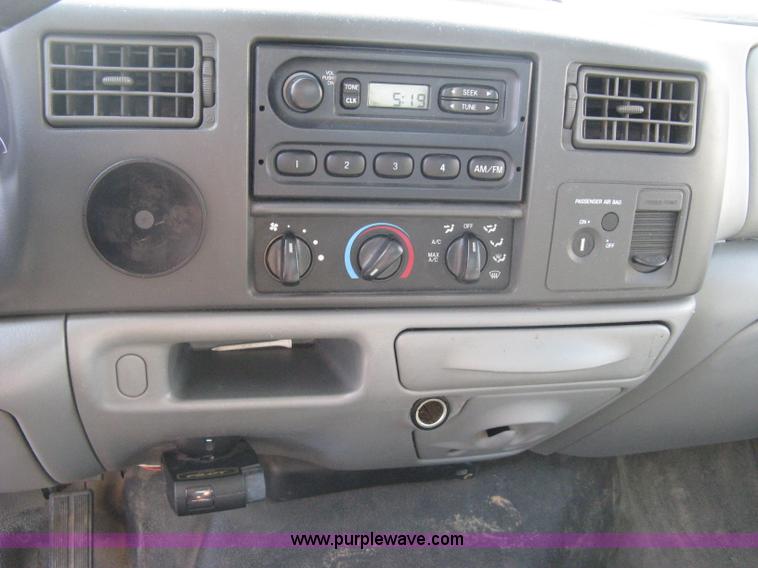 image for item A4399 2002 Ford F250 XL Super Duty super cab pickup truck