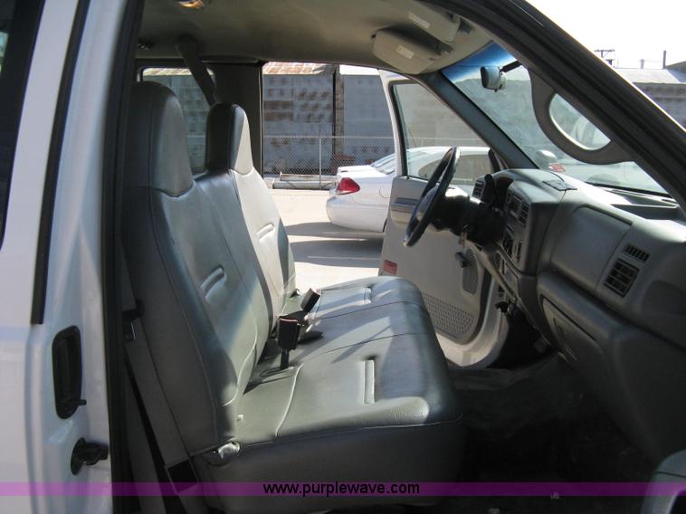 image for item A4399 2002 Ford F250 XL Super Duty super cab pickup truck